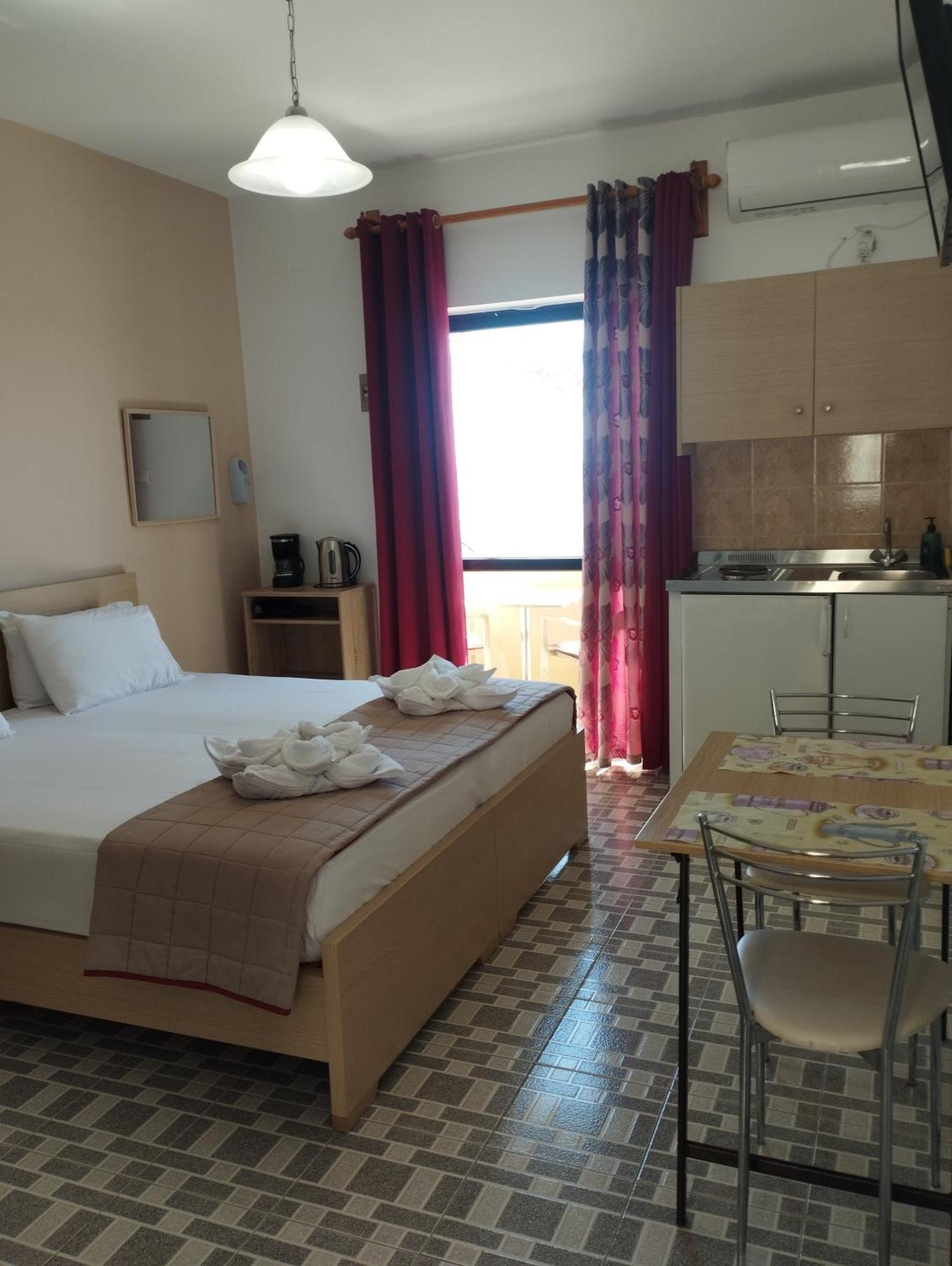 Soula Apartments & Studios Paleokhóra Eksteriør bilde